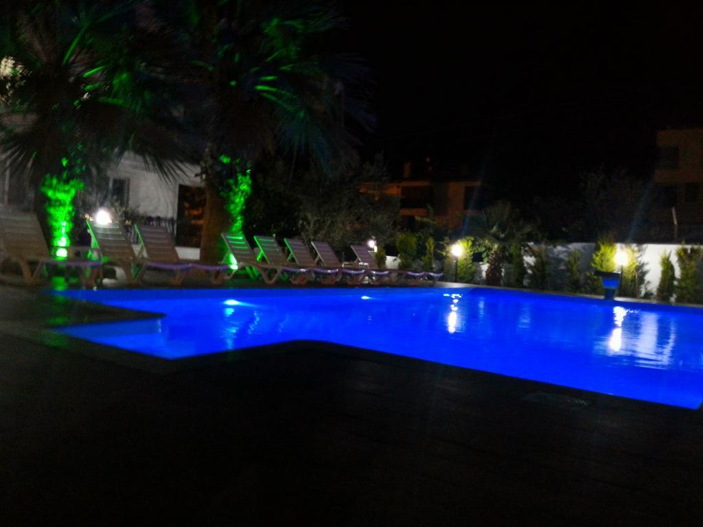 Uzunhan Hotel Ayvalik Bagian luar foto